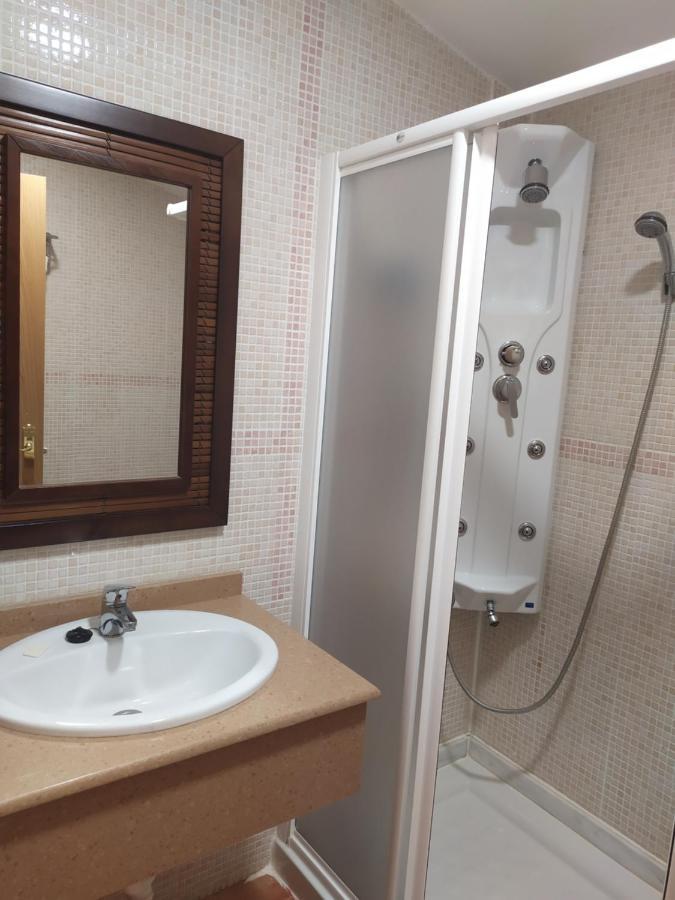 Hostal Restaurante Bustos Villarrubio Екстериор снимка