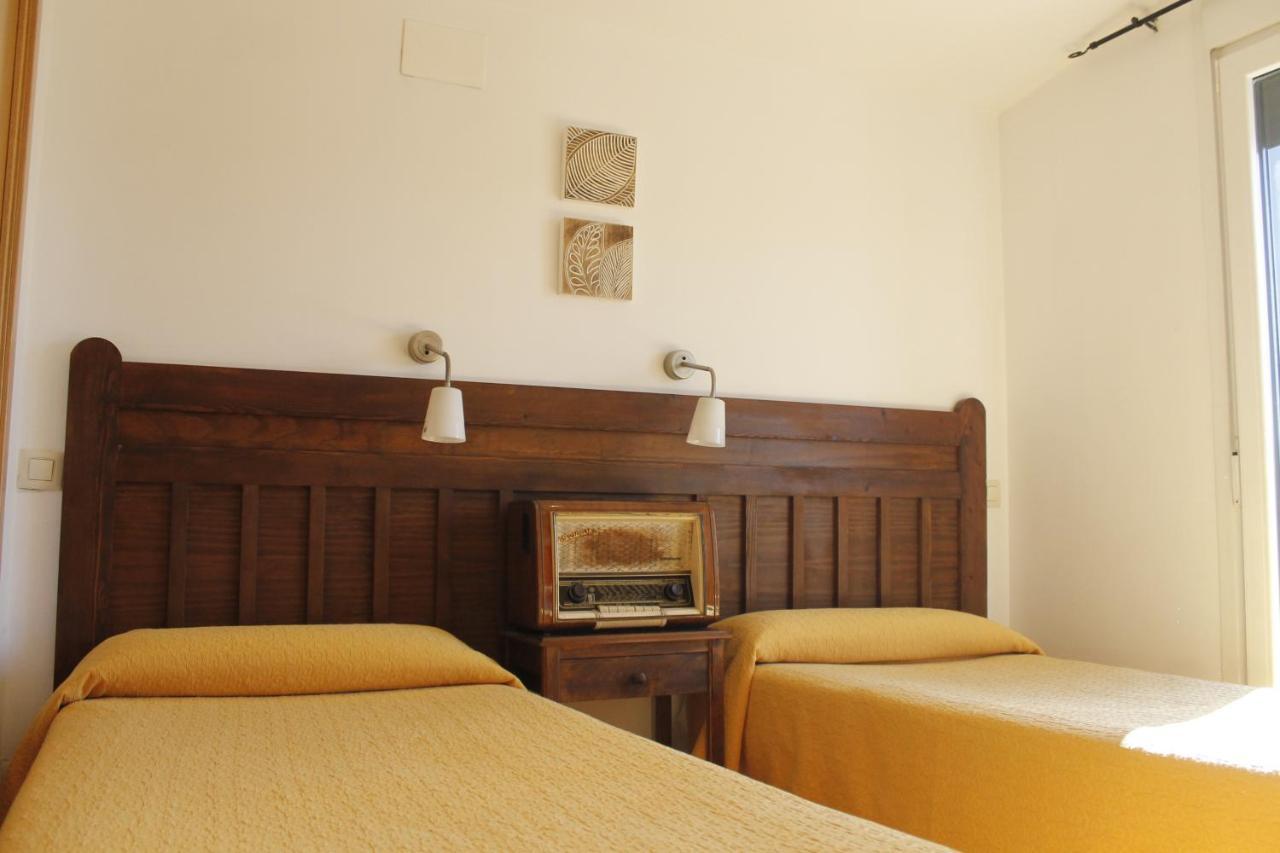 Hostal Restaurante Bustos Villarrubio Екстериор снимка