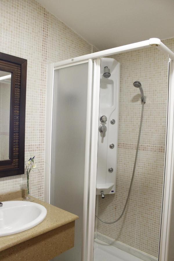Hostal Restaurante Bustos Villarrubio Екстериор снимка