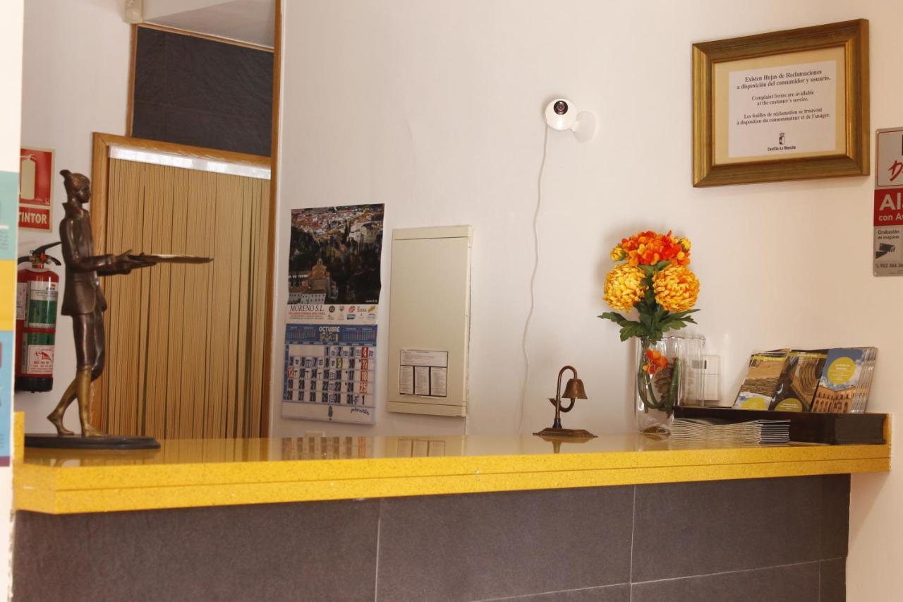 Hostal Restaurante Bustos Villarrubio Екстериор снимка