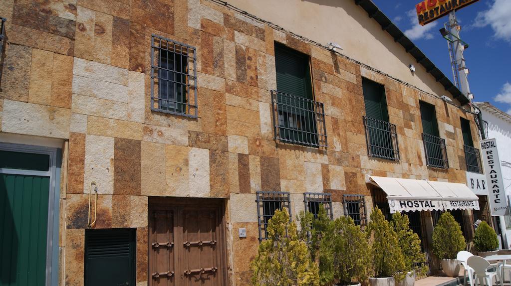 Hostal Restaurante Bustos Villarrubio Екстериор снимка