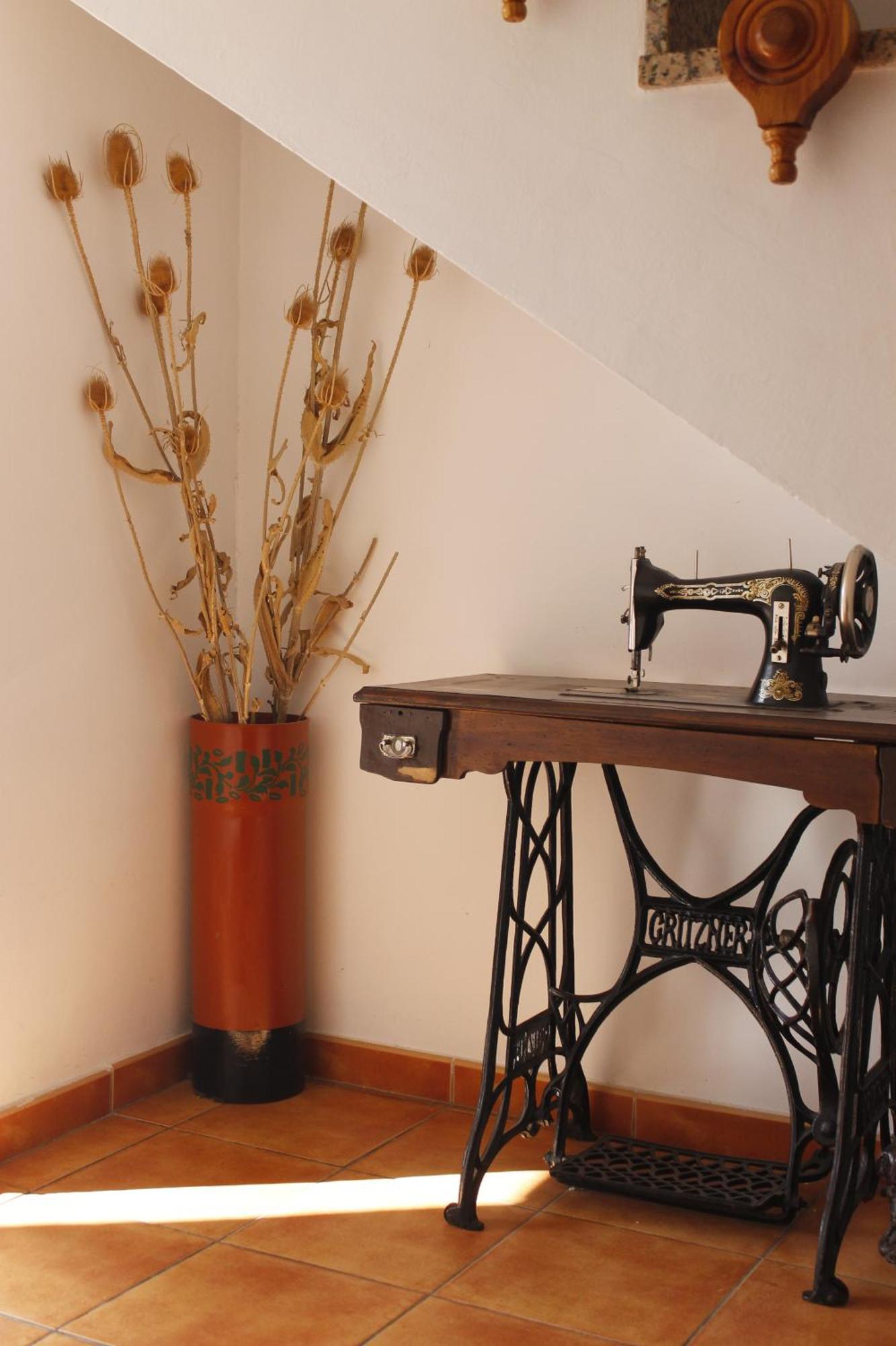Hostal Restaurante Bustos Villarrubio Екстериор снимка