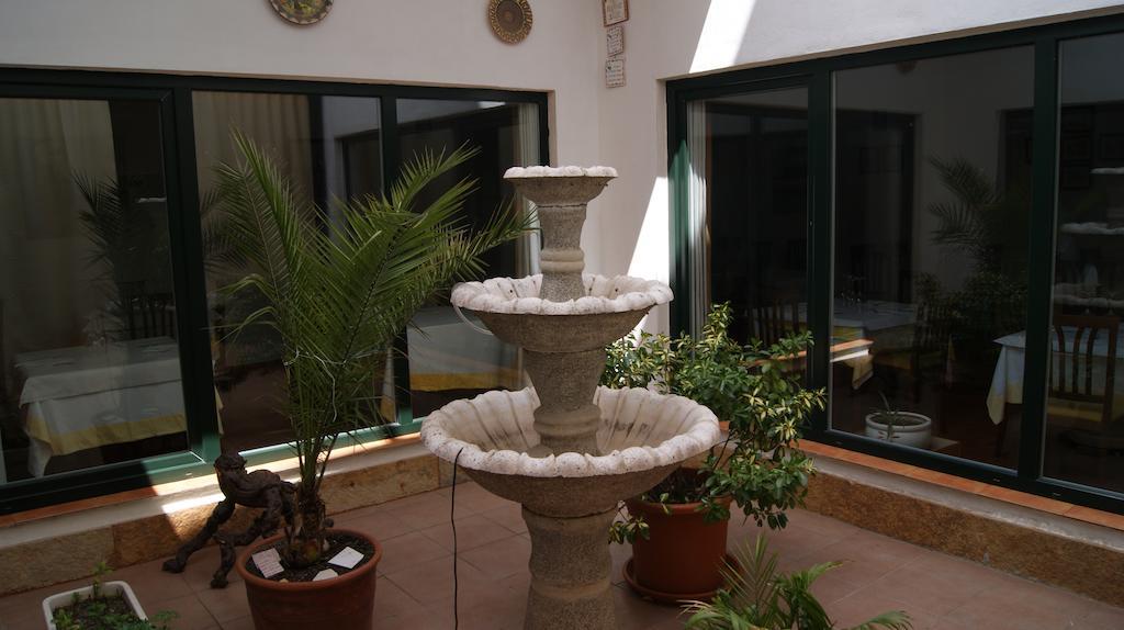 Hostal Restaurante Bustos Villarrubio Екстериор снимка
