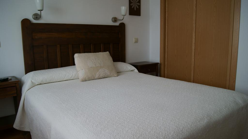 Hostal Restaurante Bustos Villarrubio Екстериор снимка
