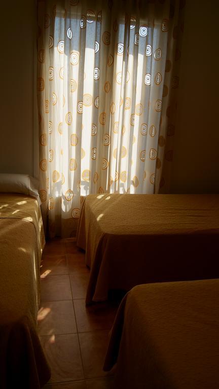 Hostal Restaurante Bustos Villarrubio Екстериор снимка