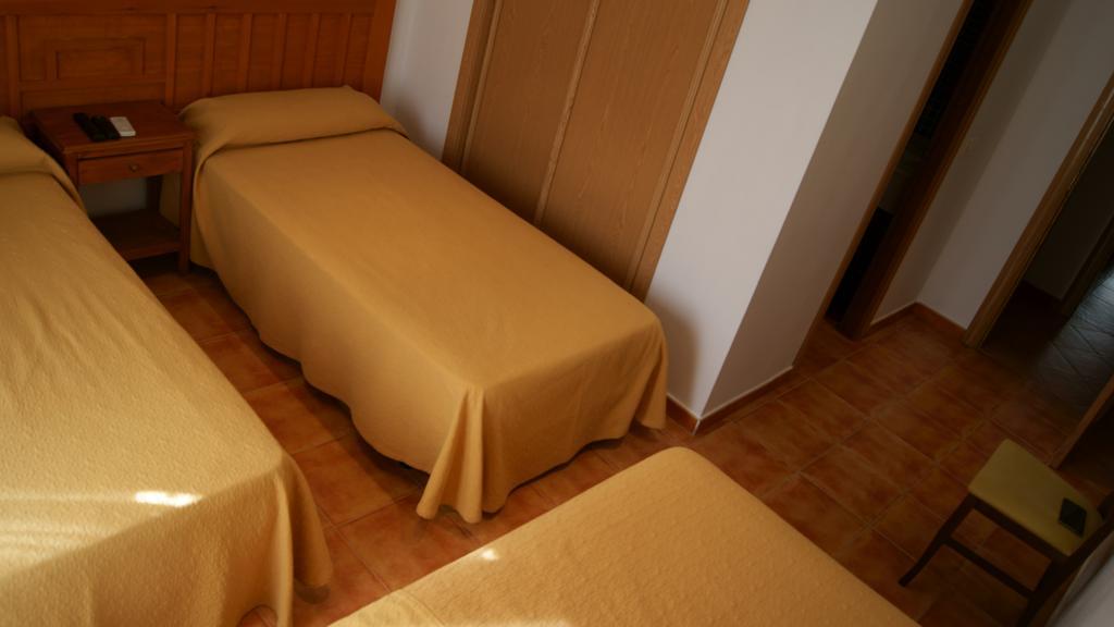 Hostal Restaurante Bustos Villarrubio Екстериор снимка